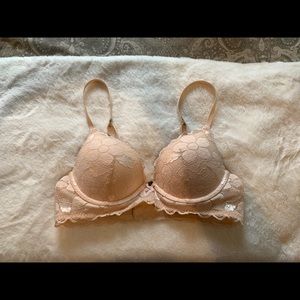 EUC Aerie bra. Worn very few times‼️